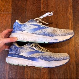 Brooks Ghost 16 running shoes - lightly used